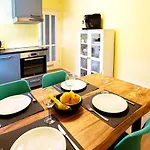 With Private Parking Lot Appartement *