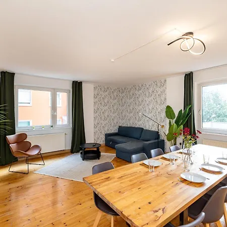 With Private Parking Lot Appartement